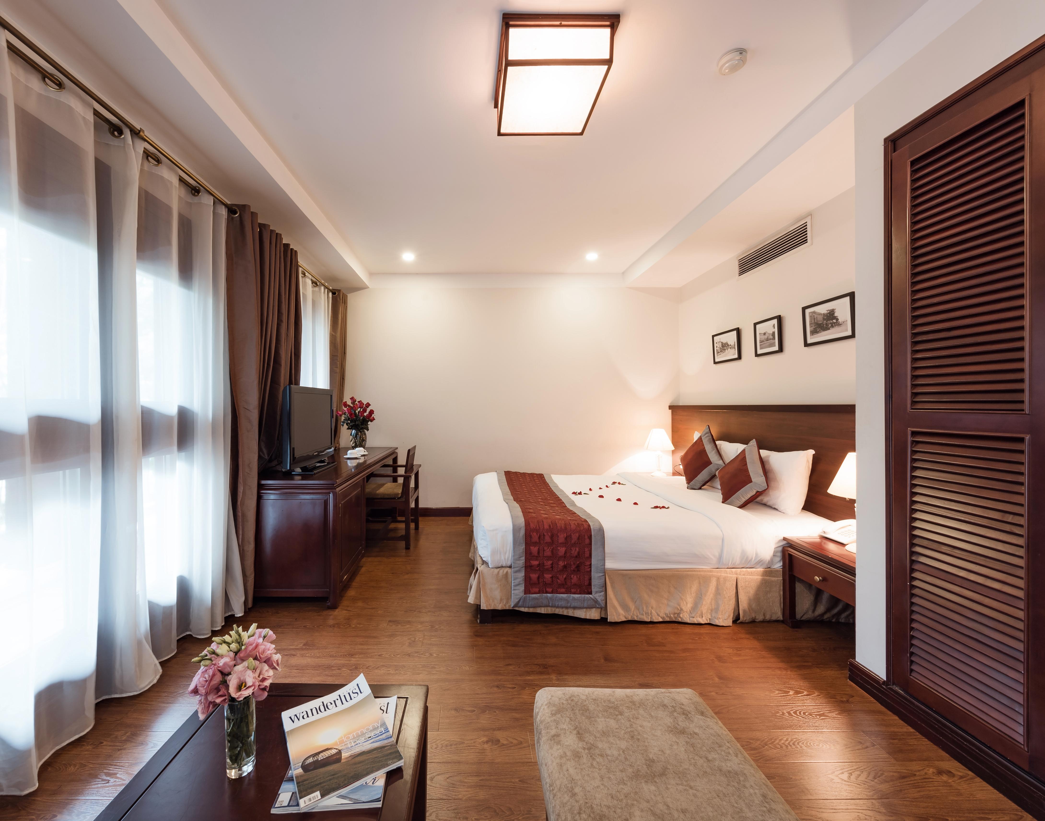 La Dolce Vita Hotel Hanoi Exterior photo